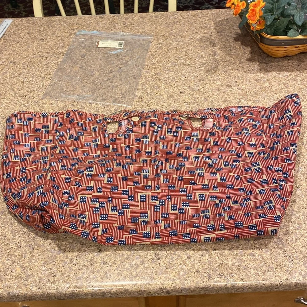 NIP Longaberger XL Oval Picnic Fabric Basket Liner 20509140 Patriotic Flag